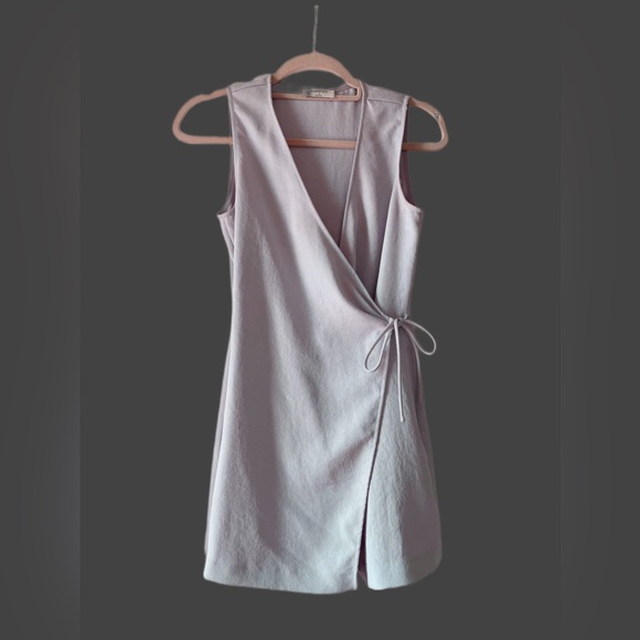 Babaton Aritzia size 4 sigge romper in lilac - Picture 3 of 6